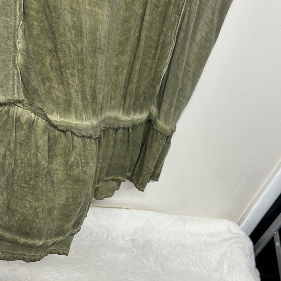 Knox Rose Green Graphic Ruffled Blouse - Picture 4 of 10